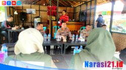 16 Relawan Indonesia Mengajar, Curhat Bareng Kapolres Deddy
