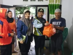 Pj Bupati Boalemo Salurkan Bantuan Bagi Korban Banjir