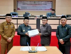 Sherman Sampaikan LPJ APBD 2023 Saat Rapat Paripurna DPRD