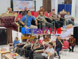 Kapolres & Penjabat Bupati Boalemo Nobar Pergelaran Wayang Kulit