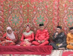 Rahmat Biya Hadiri Prosesi Adat Pengantaran Ketua DPRD ke Rumah Dinas