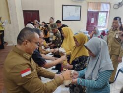 Wabup Lahmudin Dampingi Wagub Gorontalo Serahkan Bantuan Langsung Pangan di Kabupaten Boalemo