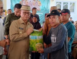 Petani di Bone Bolango Terima Bantuan Bibit Padi