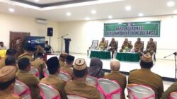 Bupati Ismet Mile didampingi Sekda Iwan Mustapa saat memimpin Rapat Koordinasi di Ruang Lupa Lelah Kantor Bupati.(F.Indra/Diskominfo)