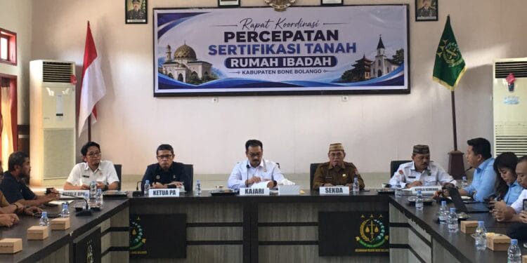 Rapat Koordinasi Percepatan Sertifikasi Tanah Rumah Ibadah Kabupaten Bone Bolango yang digelar di Aula Kejaksaan Negeri Bone Bolango. (Diskominfo)
